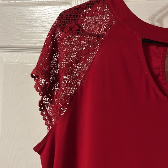 Woman top RED PerSeption Concept.         No sleeves. - Picture 6 of 6